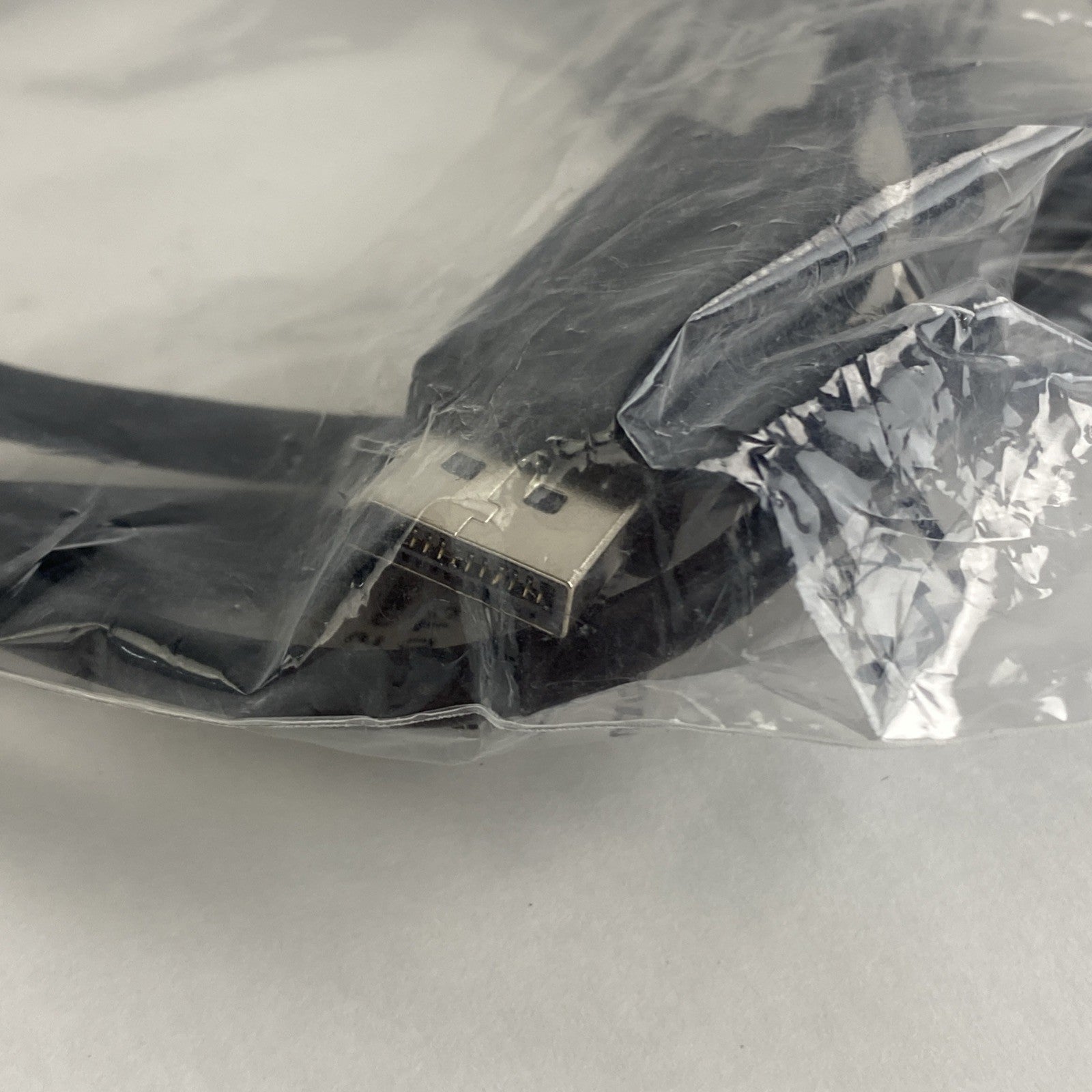 C2G 54301 6FT Mini Display Port Mini- DP to standard DP Lot of 35