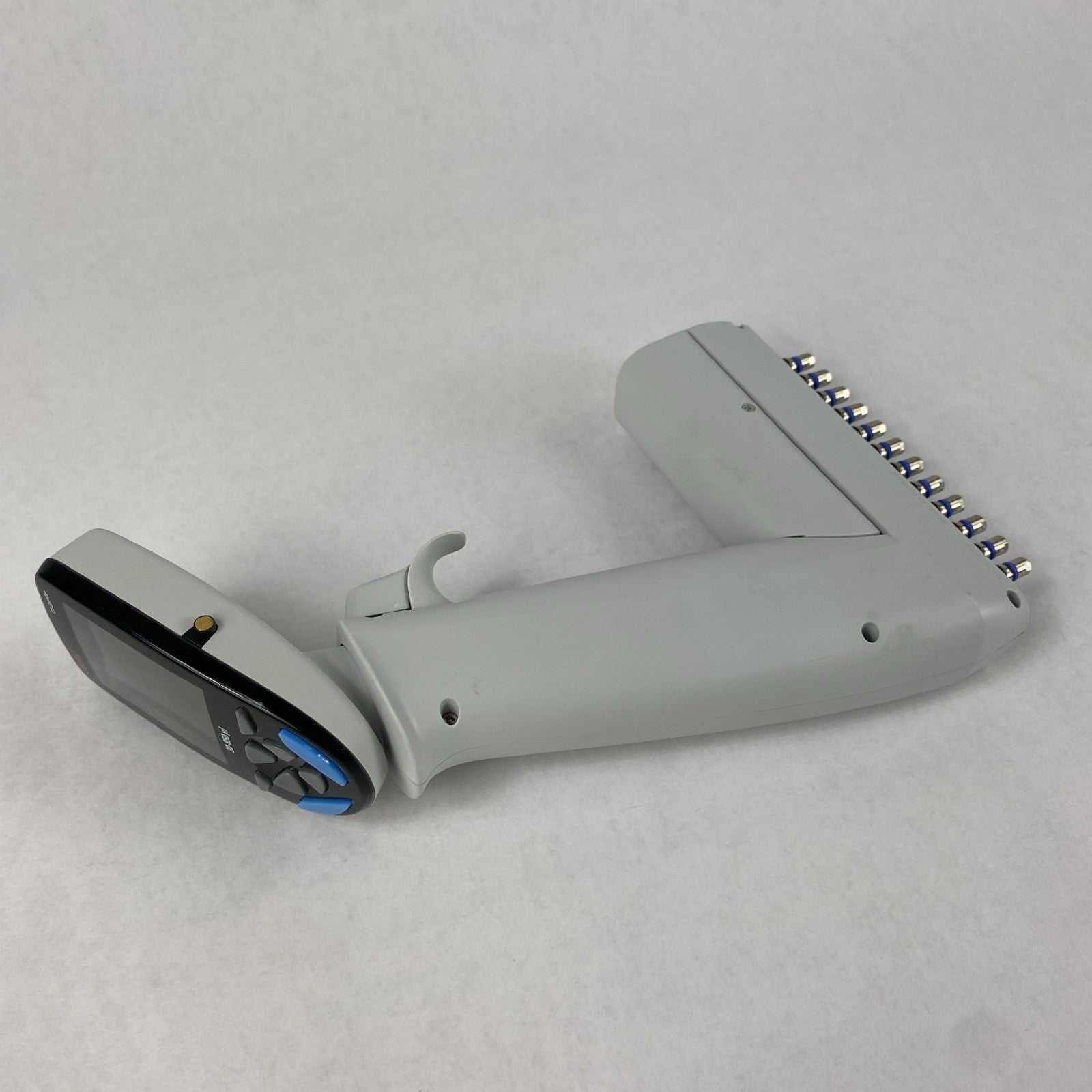 Thermo Scientific E1-ClipTip 30-850μL Electronic 12-Channel Pipette0