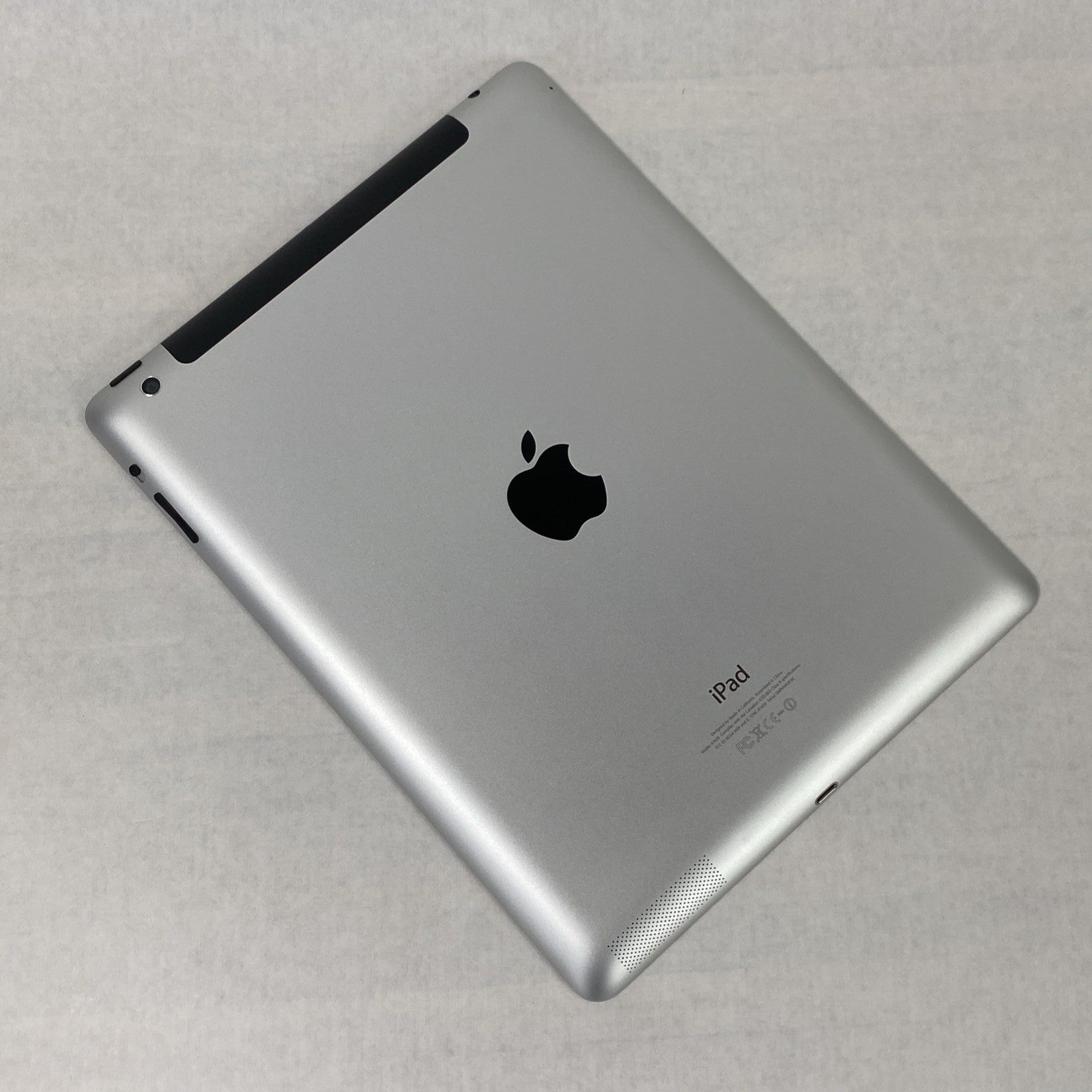 Apple iPad 4th Gen A1459 60GB 9.7" Wi-Fi Black IOS 10.3.3