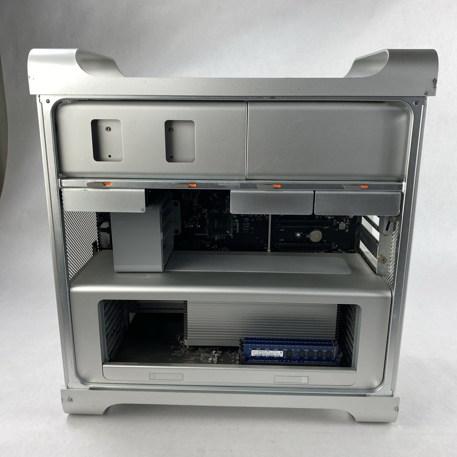 Apple Mac Pro A1289 2009 Xeon W3540 2.93GHz 6GB RAM 640GB HDD os10.11.6 No GPU11