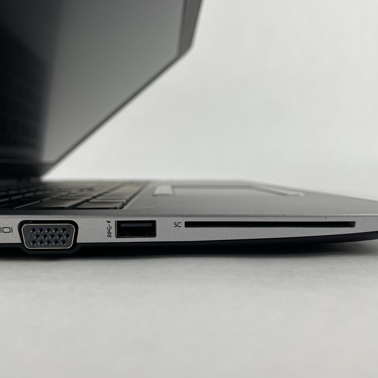 HP EliteBook 840 G4 15.6" i7-7600U 2.80 GHz 8 GB RAM No SSD/OS/AC7