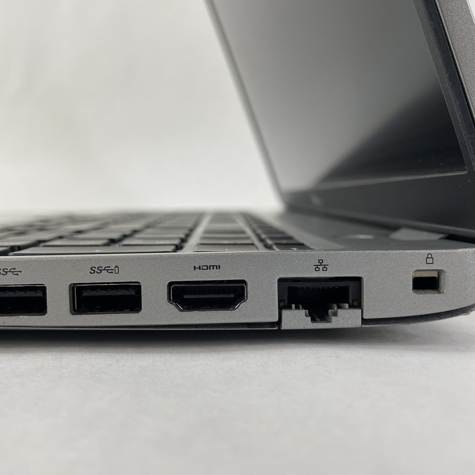 Dell Latitude 5510 15.6" i5-10210U 1.60 GHz 8 GB RAM No SSD/OS/AC/Batt - Worn9