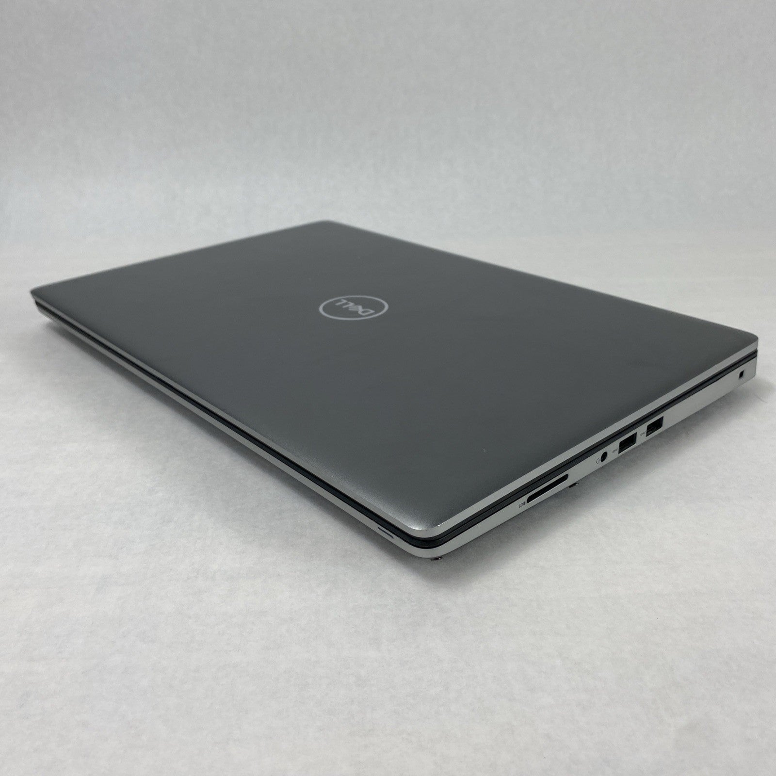 Dell Precision 7560 Intel Xeon W-11855M 3.16GHz 32GB RAM 15.6" No HDD No OS