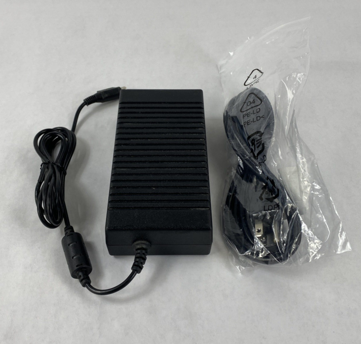 Delta Electronics DPSN-150 JB D 150W AC Adapter0