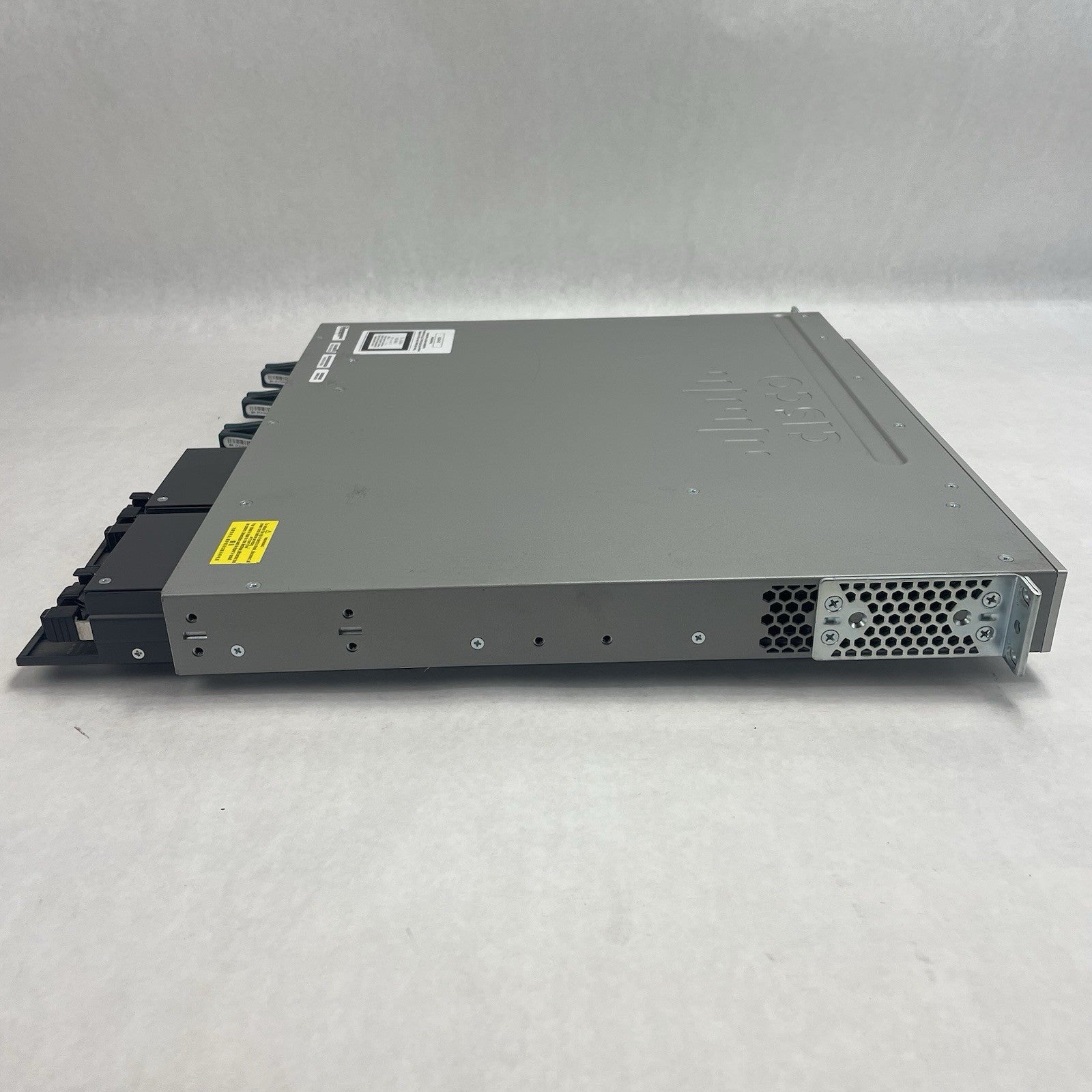 Cisco WS-C3850-48PW-S 48-Port PoE+ Gigabit Layer 3 Managed Switch Tested & Reset6