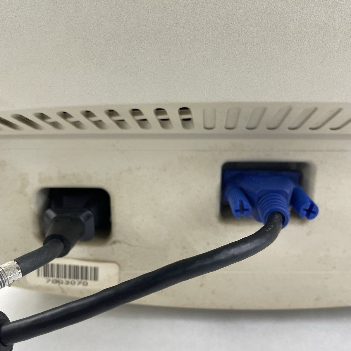 Gateway EV700B 16" 85hz 1024x768 VGA CRT Monitor - Tested9