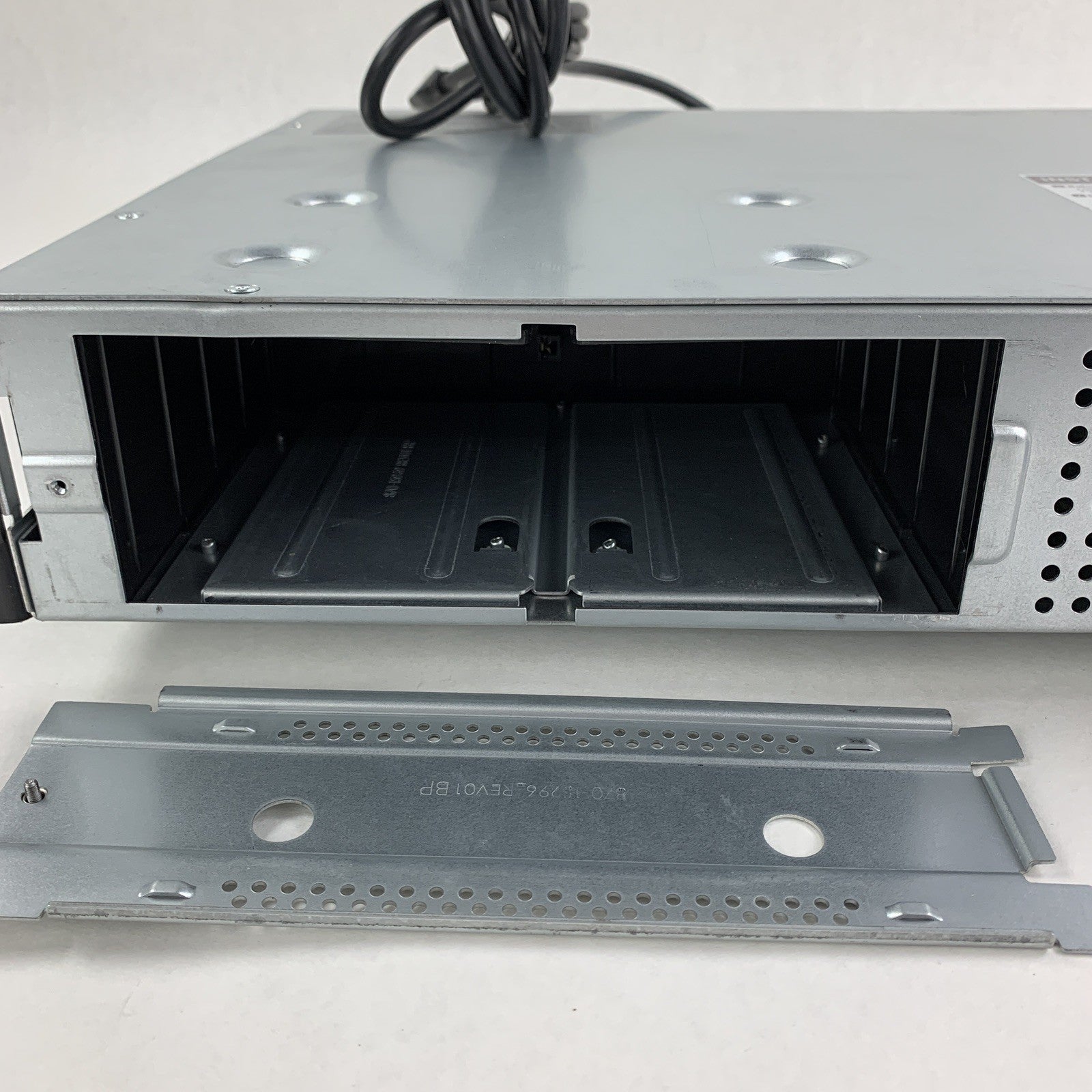 APC SMT750RM2U Line Interactive Rackmount Smart-UPS  No Battery Tested