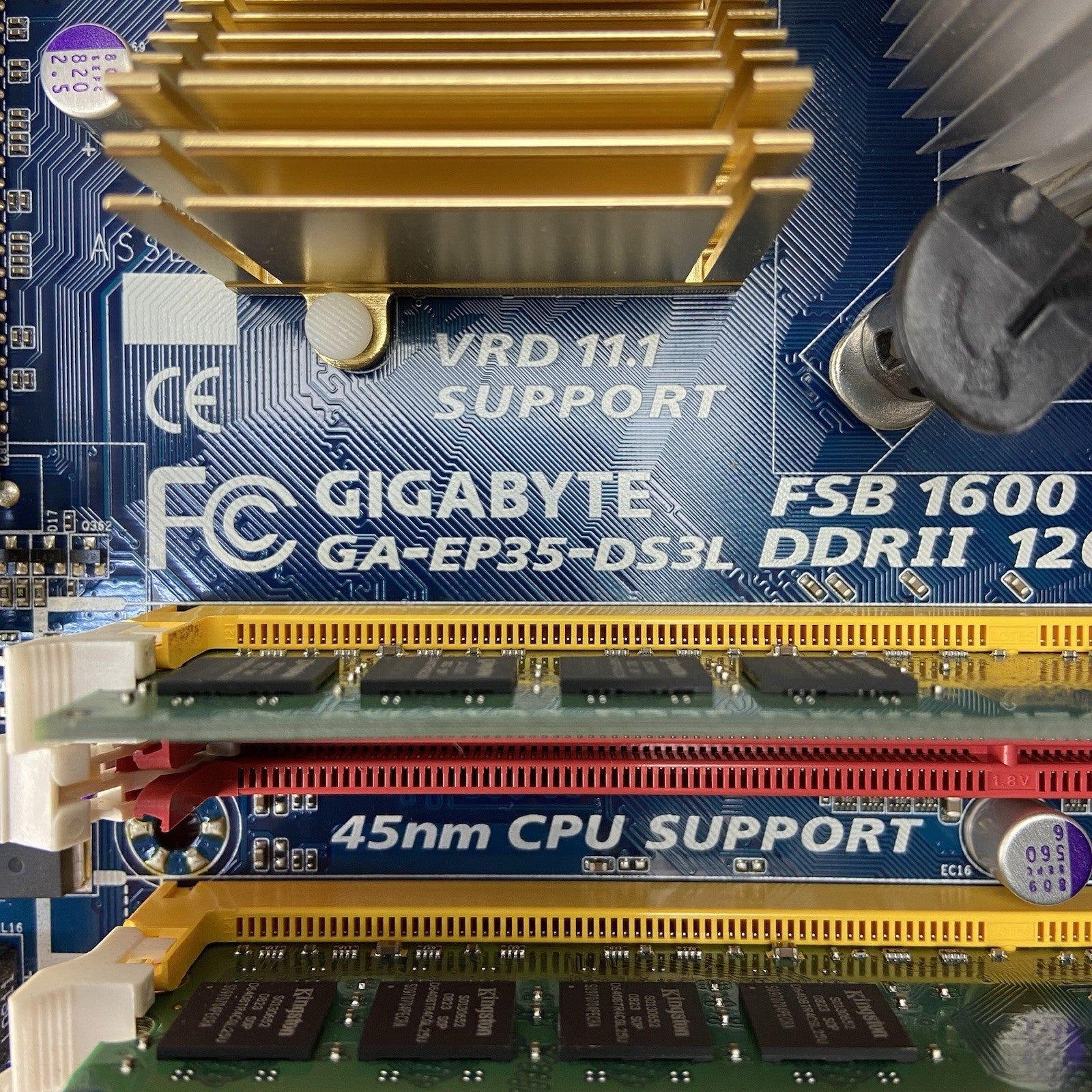 Gigabyte EP35-DS3L Motherboard Intel Core 2 Quad Q6600 2.4GHz 2GB RAM w/Shield6