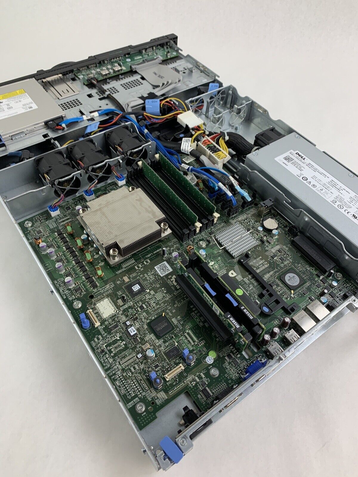 Dell PowerEdge R310 Server Intel Xeon X3430 2.4 GHz 4 GB RAM No HDD No OS