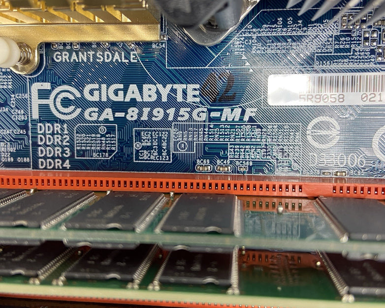 Gigabyte 8I915GMF Motherboard Intel Pentium 4 3GHz 3GB RAM w/IO Shield Bad Cap