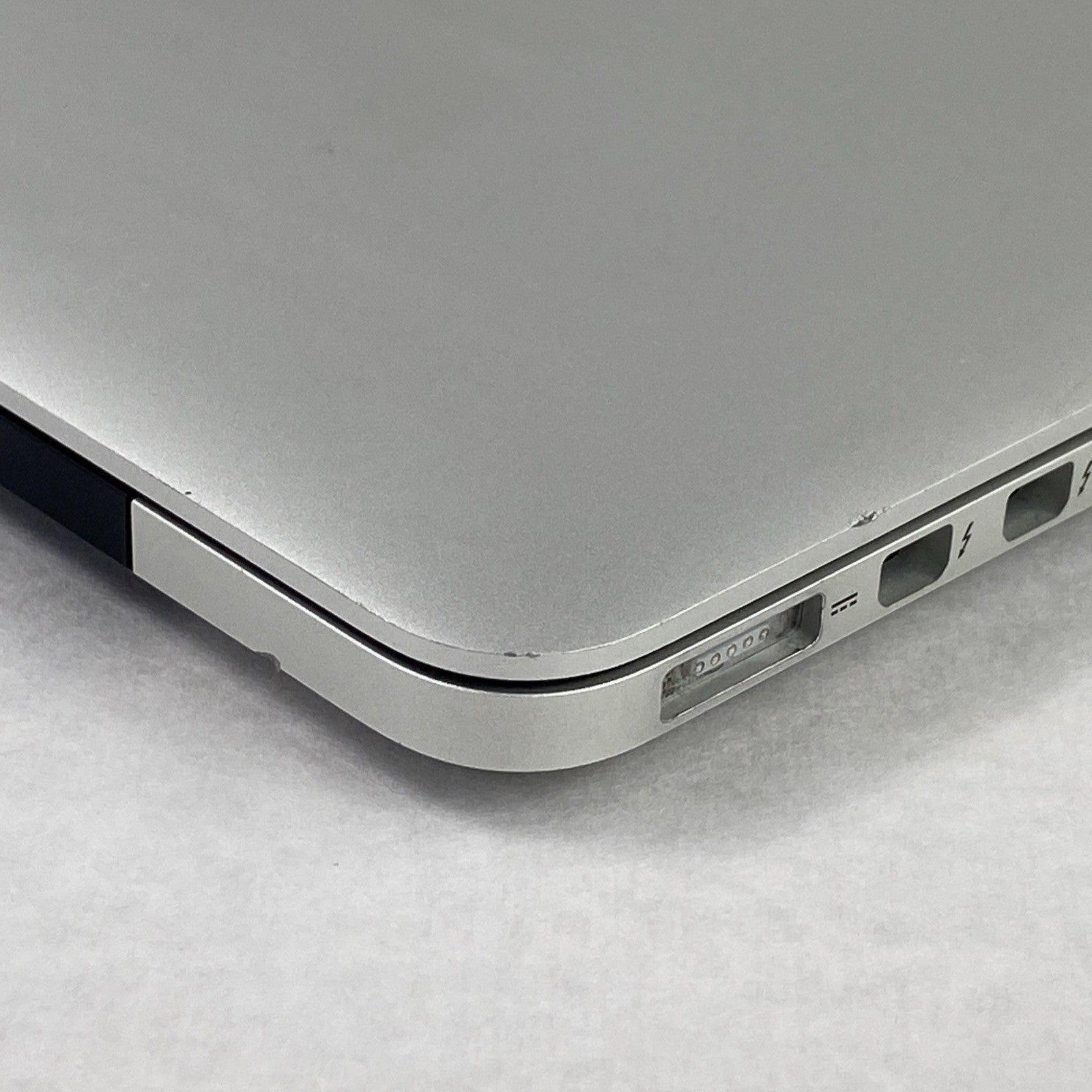 Apple MacBook Pro A1502 2015 Retina 13" 2.7GHz i5 8GB RAM 120GB SSD os12.7.6