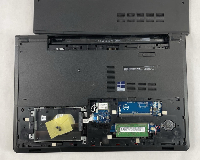 Dell Inspiron 5566 15.6" i5-7200U 2.50 GHz 8 GB RAM No SSD/OS/AC/Batt - Bad USB