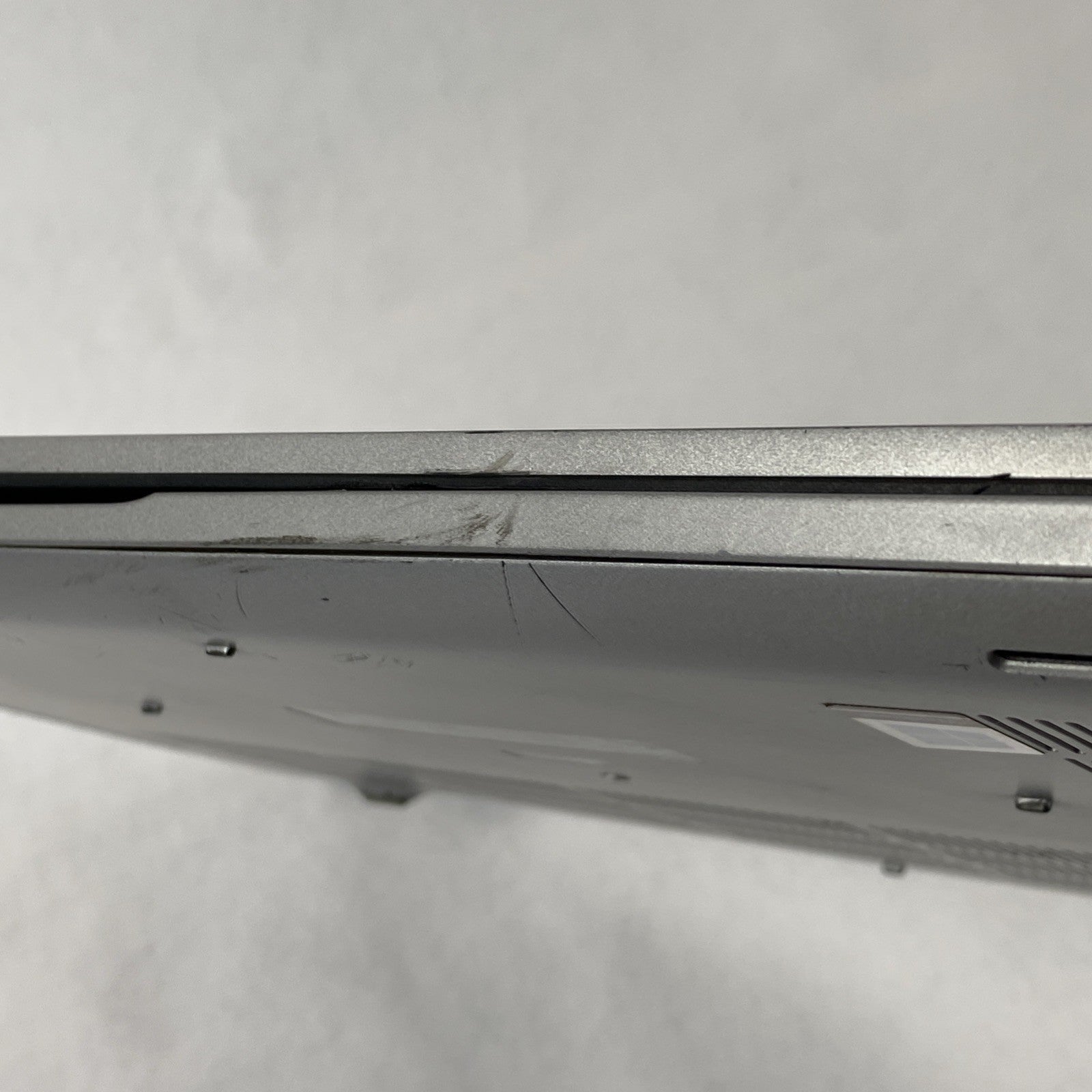 Dell Latitude 5510 Core i5-10210U 1.6 GHz 8GB RAM 15.6" No Battery No HDD No OS