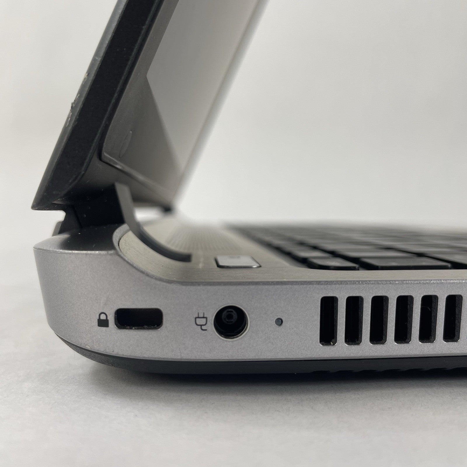 HP ProBook 450 G3 15.6" i5-6200U 2.30 GHz 4 GB RAM No SSD/OS/AC/Battery5