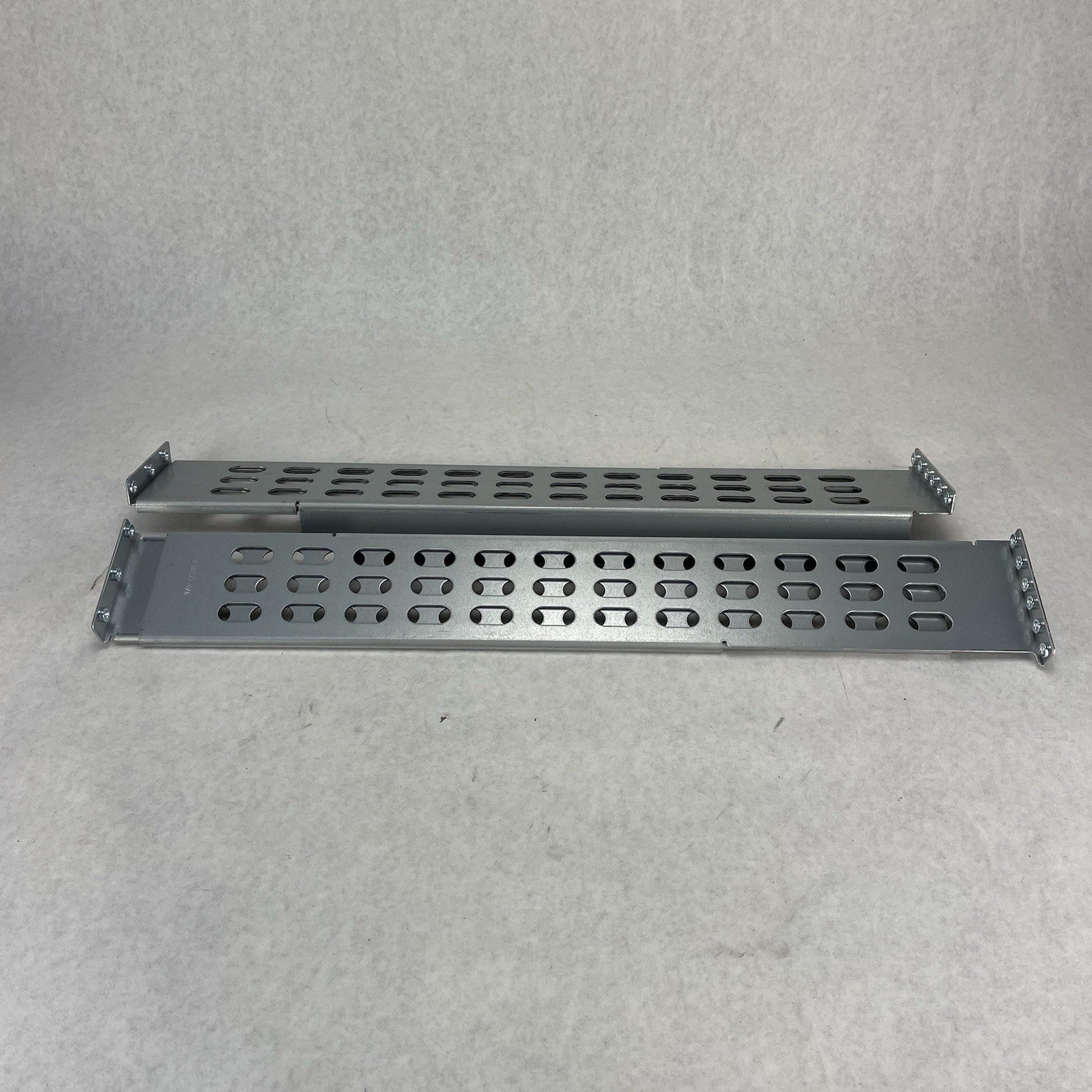 APC OM-756H Sliding Rail Kit Smart-UPS 4-Post Rackmount 65-230LBS