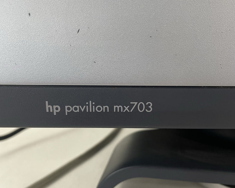 HP Pavilion mx703 PE1168 17" Flat CRT Tube VGA Color Computer Monitor