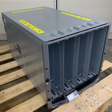 Dell PowerEdge M1000E 16x Slots Blade Server W/ 6x Power Supplies