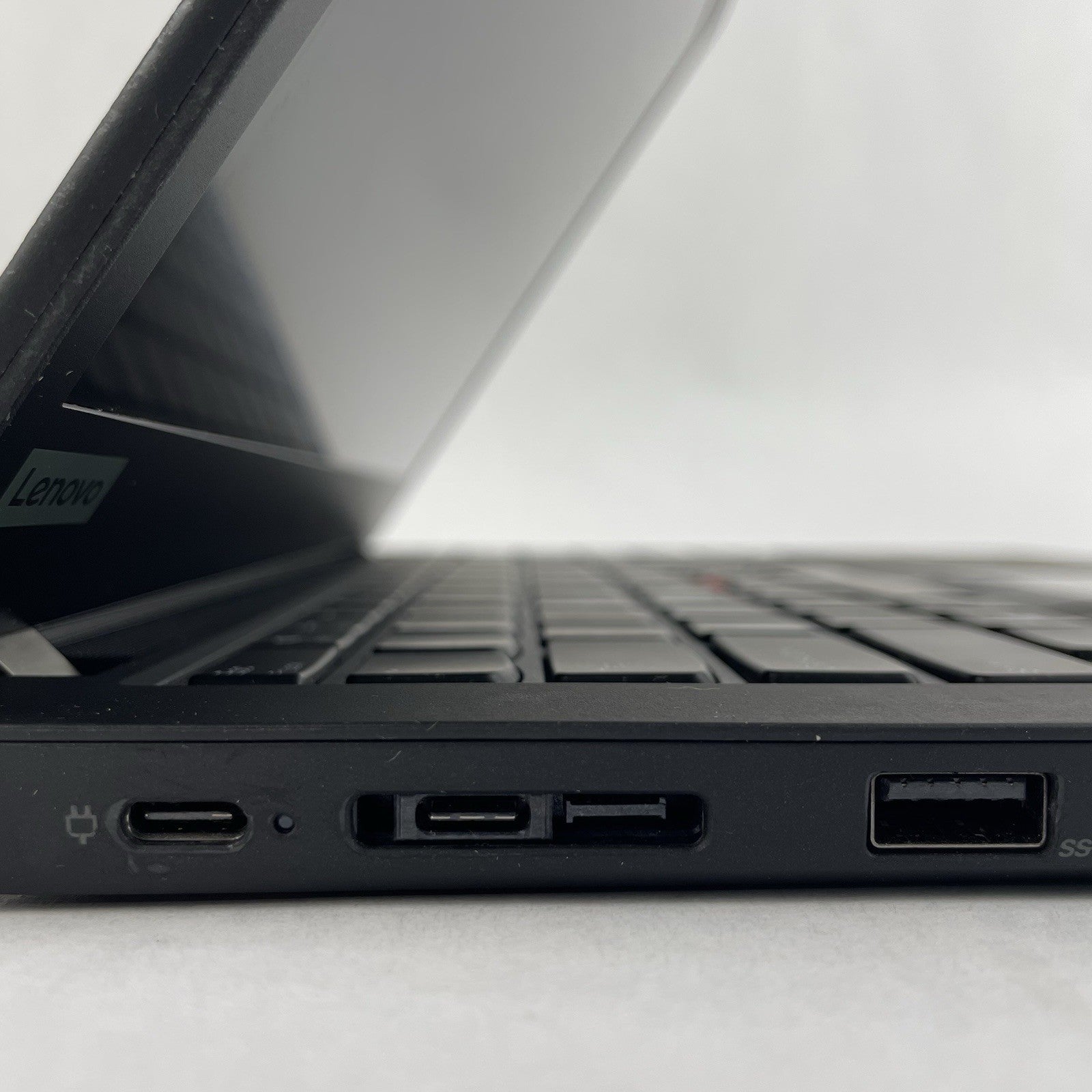 Lenovo ThinkPad T14 14" AMD Ryzen 5 Pro 5650U 2.30 GHz 4 GB RAM No SSD/OS/AC4