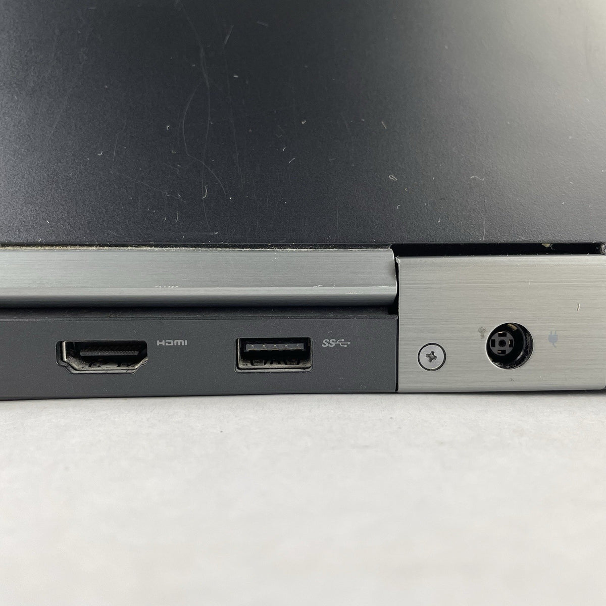 Dell Latitude E5570 15.6" i5-6200U 2.30 GHz 8 GB RAM No SSD/OS/AC12