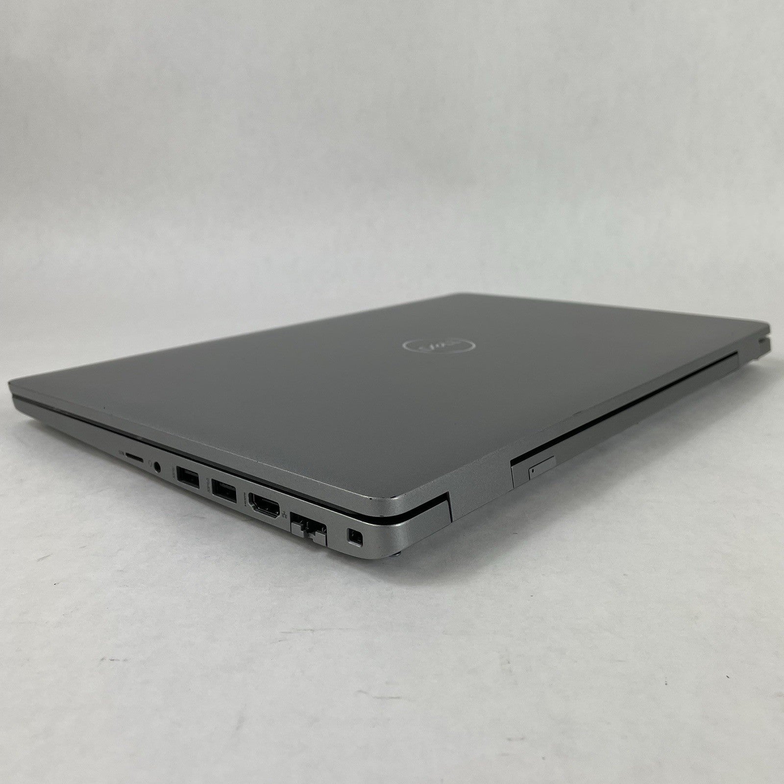 Dell Latitude 5520 15.6" i5-1145G7 2.6GHz 8GB RAM No SSD/OS/AC - Scratched Paint9