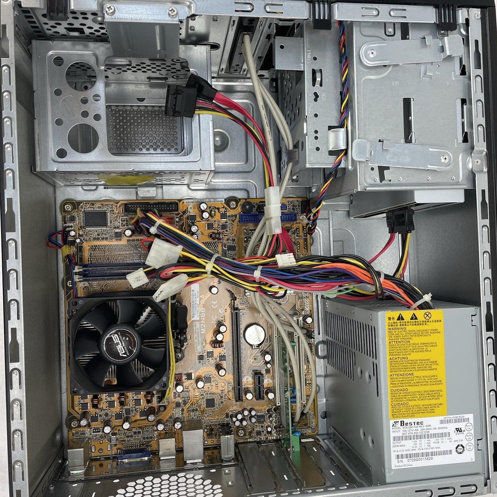 Compaq Presario SR5000 AMD Sempron 3600 2 GHz 1 GB Ram DVD-RW No HDD No OS