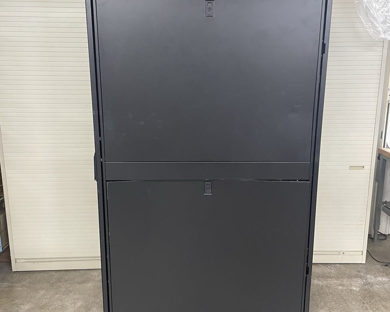 APC E242296 NetShelter SX 42U Server Rack 19" Enclosure Cabinet No Key