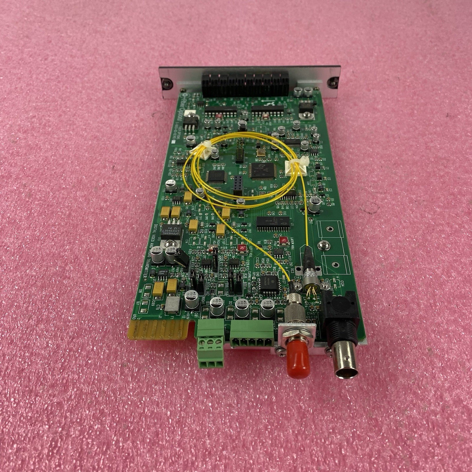 GE Security Fiber Options B7742AVT-RST Digital Audio/Video Transmitter