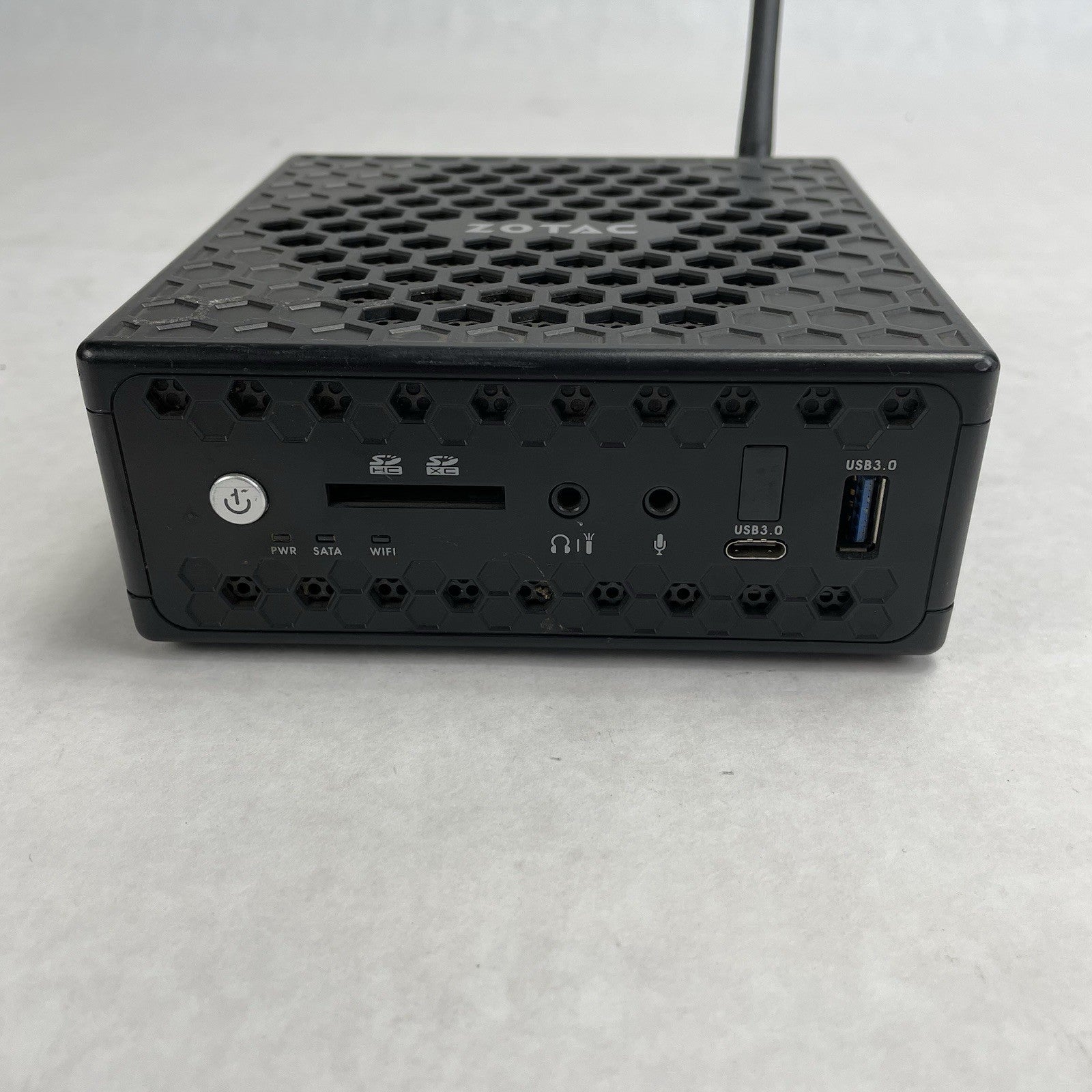 ZOTAC ZBox CI323 Nano Micro Celeron N3150 1.60 GHz 4 GB RAM No SSD No OS