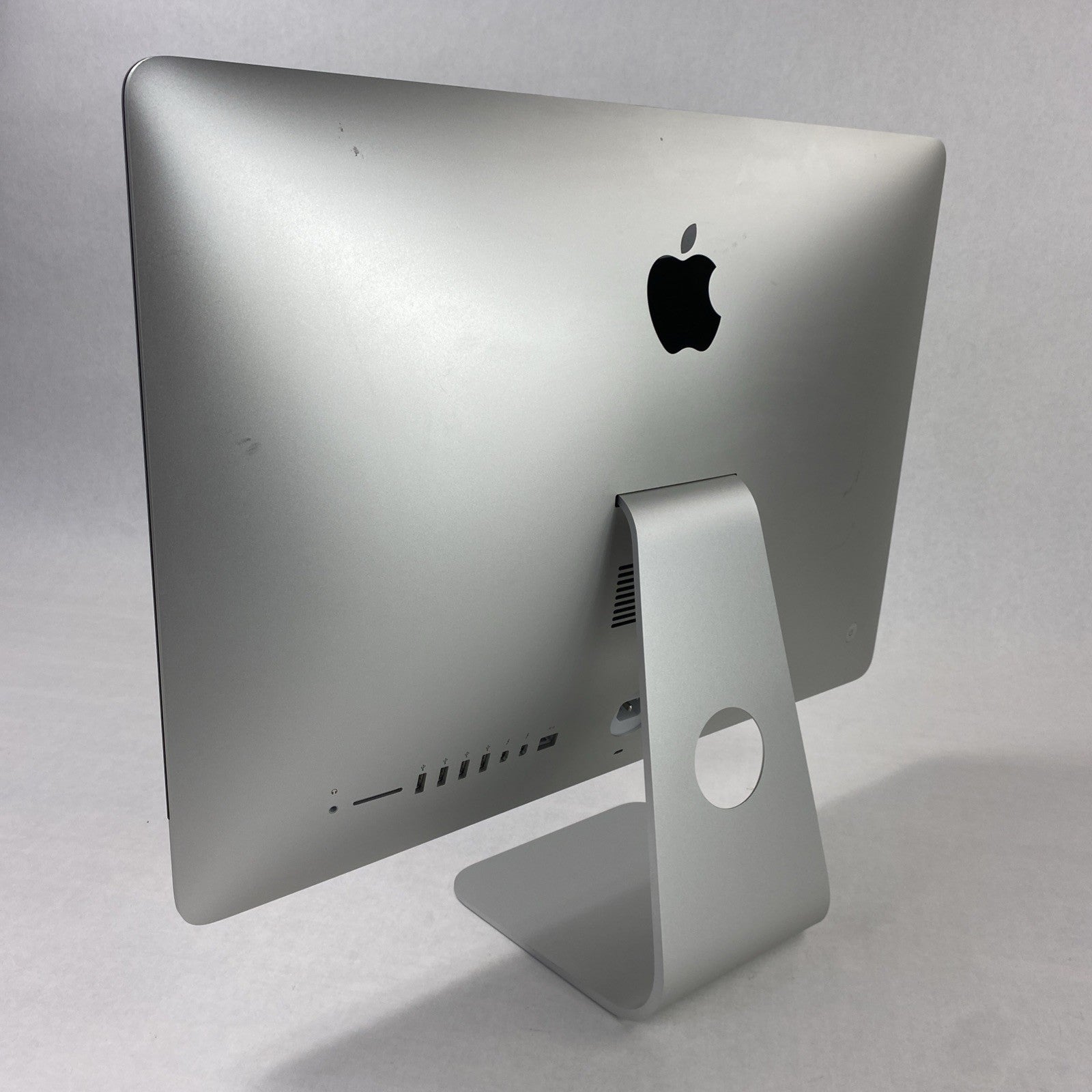 Apple A1418 iMac 21.5" 2015 2.8 GHz Core i5 8GB RAM 250 GB SSD macOS 12.7.6