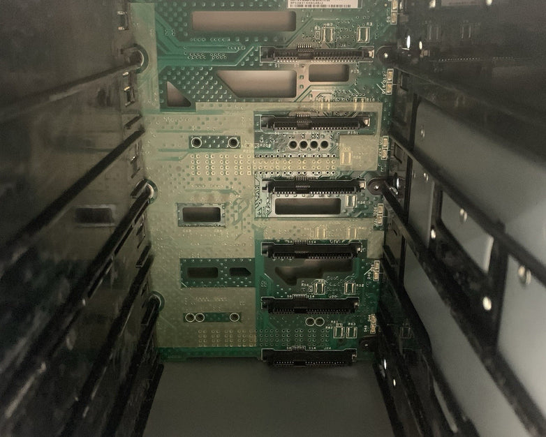 NetApp DS4243 NAJ‑0801 4U 24‑Bay Disk Shelf Chassis 2x IOM3 4x PSUs No HDDs