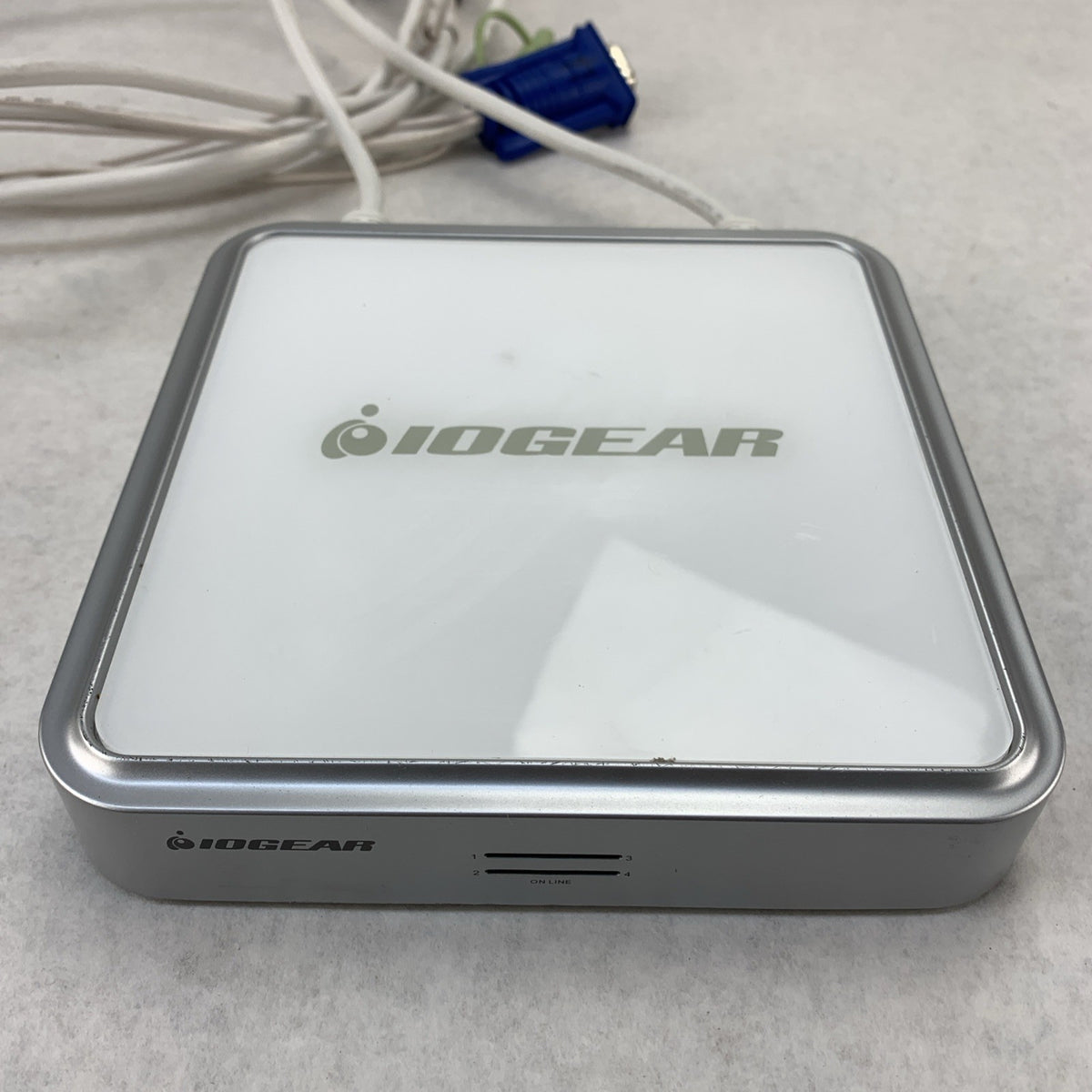 Iogear GCS634U 4-Port USB KVM Switch 1