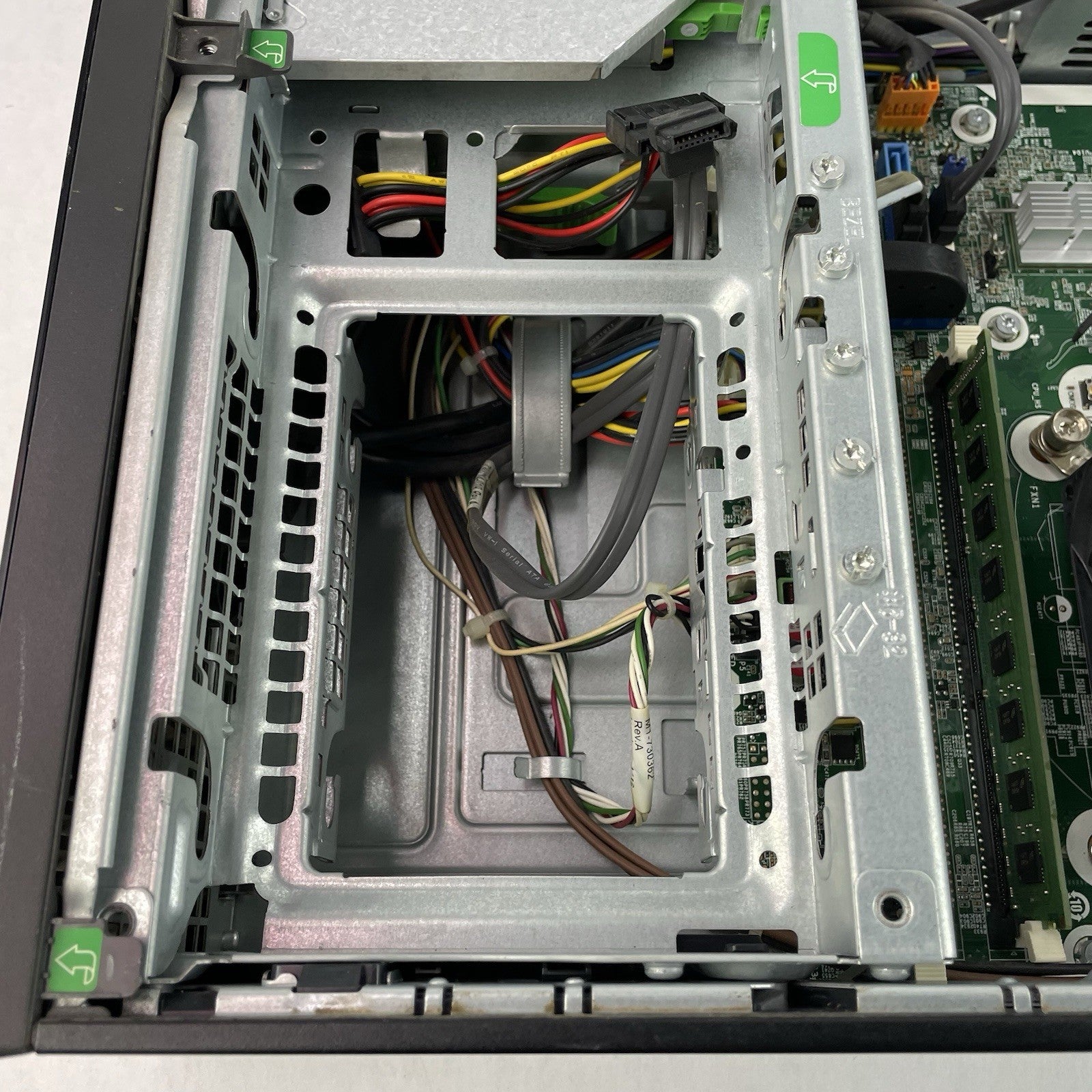 HP ProDesk 400 G1 SFF i3-4130 3.40 GHz 4 GB RAM No HDD/OS9
