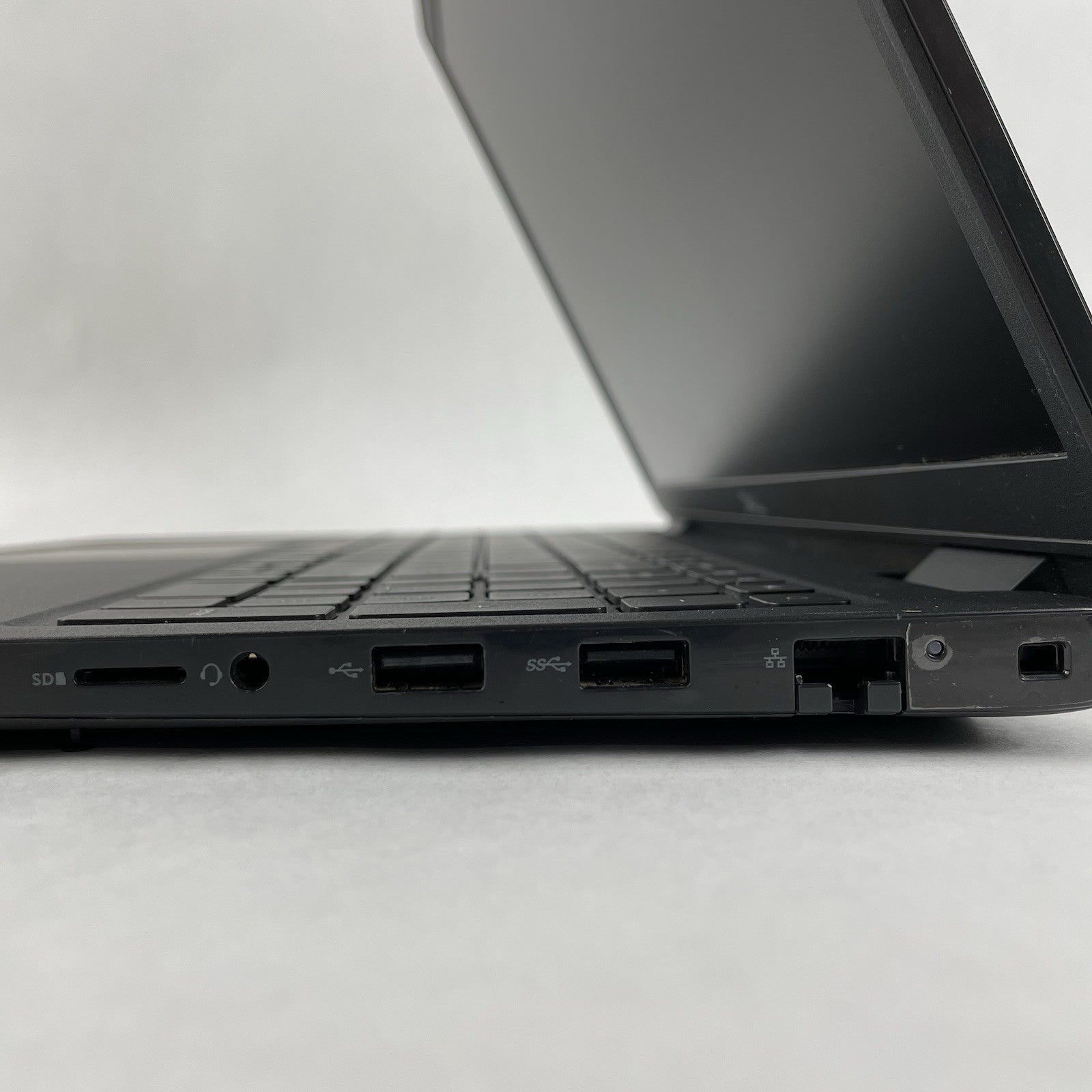Dell Latitude 3520 15.6" i5-1145G7 2.60 GHz 8 GB RAM No SSD/OS/AC - Heat Spot8