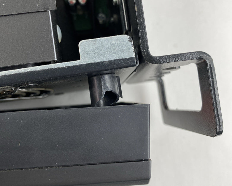 Liebert Vertiv GXT5-EBC48VRT2U GXT5 UPS - No batteries Tested Cracked Face Plate