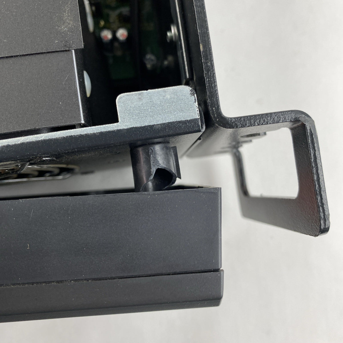 Liebert Vertiv GXT5-EBC48VRT2U GXT5 UPS - No batteries Tested Cracked Face Plate12