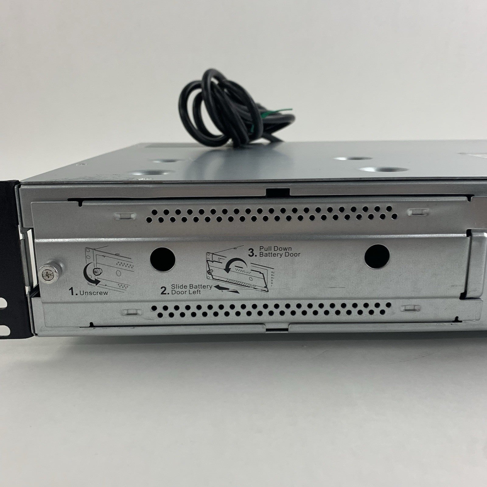 APC SMT750RM2U Line Interactive Rackmount No Battery No Faceplate W/ Caddy Cover2