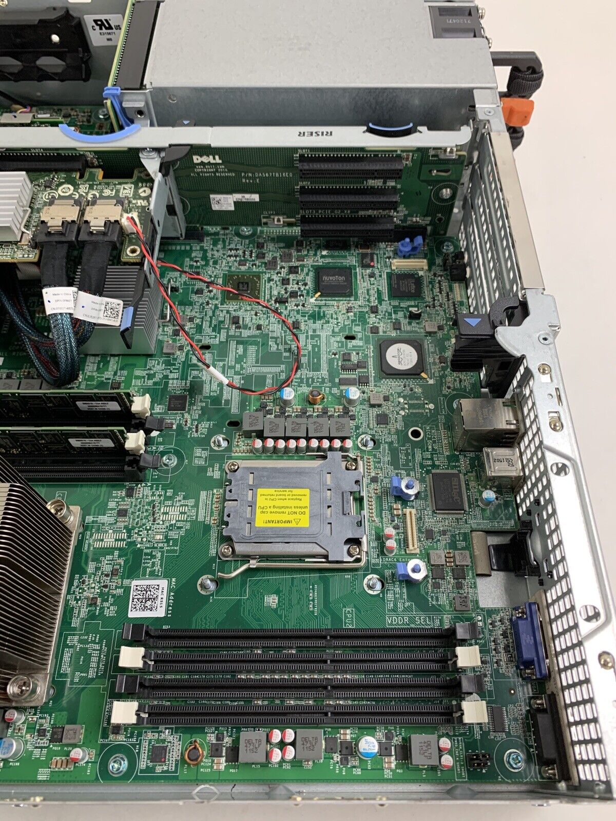 Dell PowerEdge R515 Server 1x AMD Opteron 4122 2.2 GHz 16 GB RAM No HDD No OS