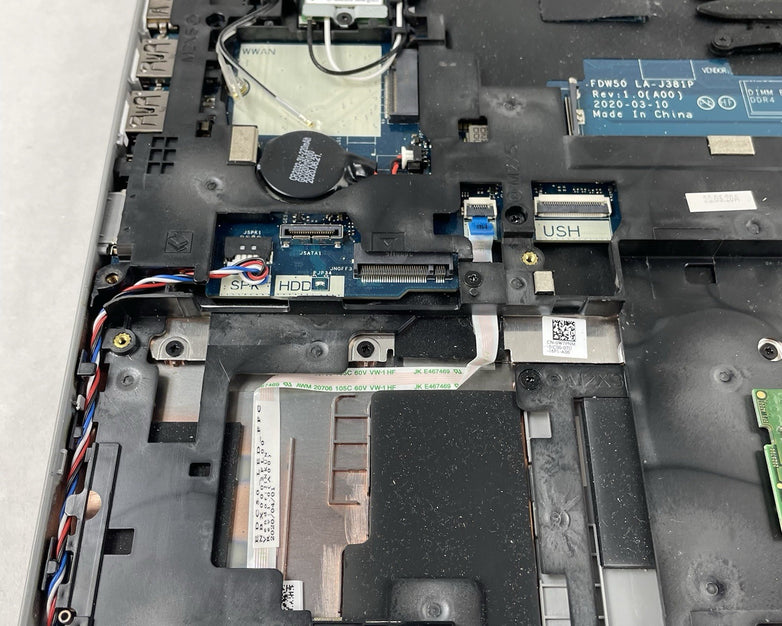 Dell Latitude 5510 15.6" i5-10210U 1.6GHz 8GB RAM No SSD/OS/AC/Batt - Bad Bottom