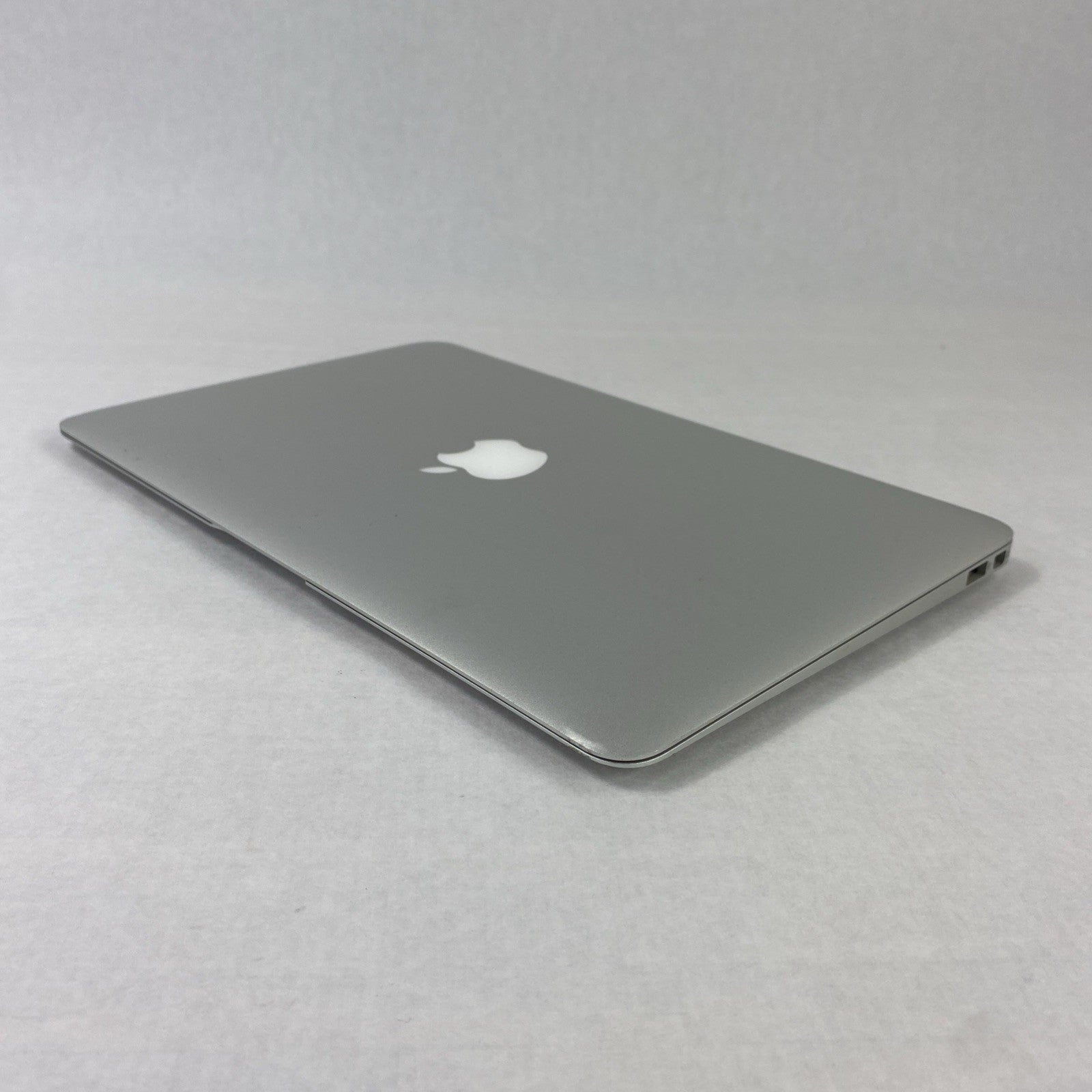Apple MacBook Air A1370 2010 11" 1.4GHz Core 2 Duo 4GB RAM 60GB SSD os10.7.5