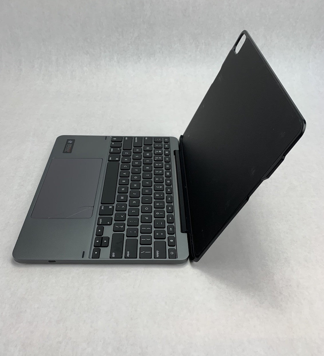 BRYDGE BRY603 11" iPad Pro Keyboard Case - Cracked Trackpad3
