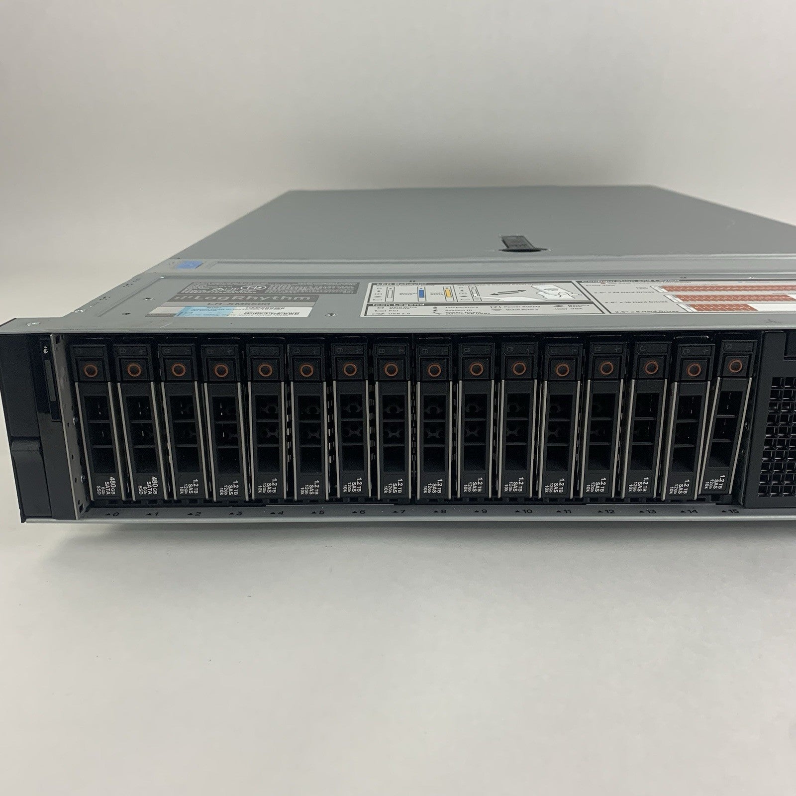 Dell PowerEdge R740 2x Xeon Silver 4114 2.20 GHz 64 GB RAM H740p No OS No HDD4