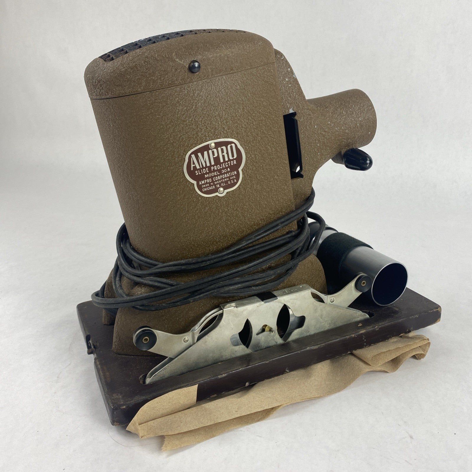 Ampro Slide Projector Model 30A Partial Test With Light Some Cord Showing3