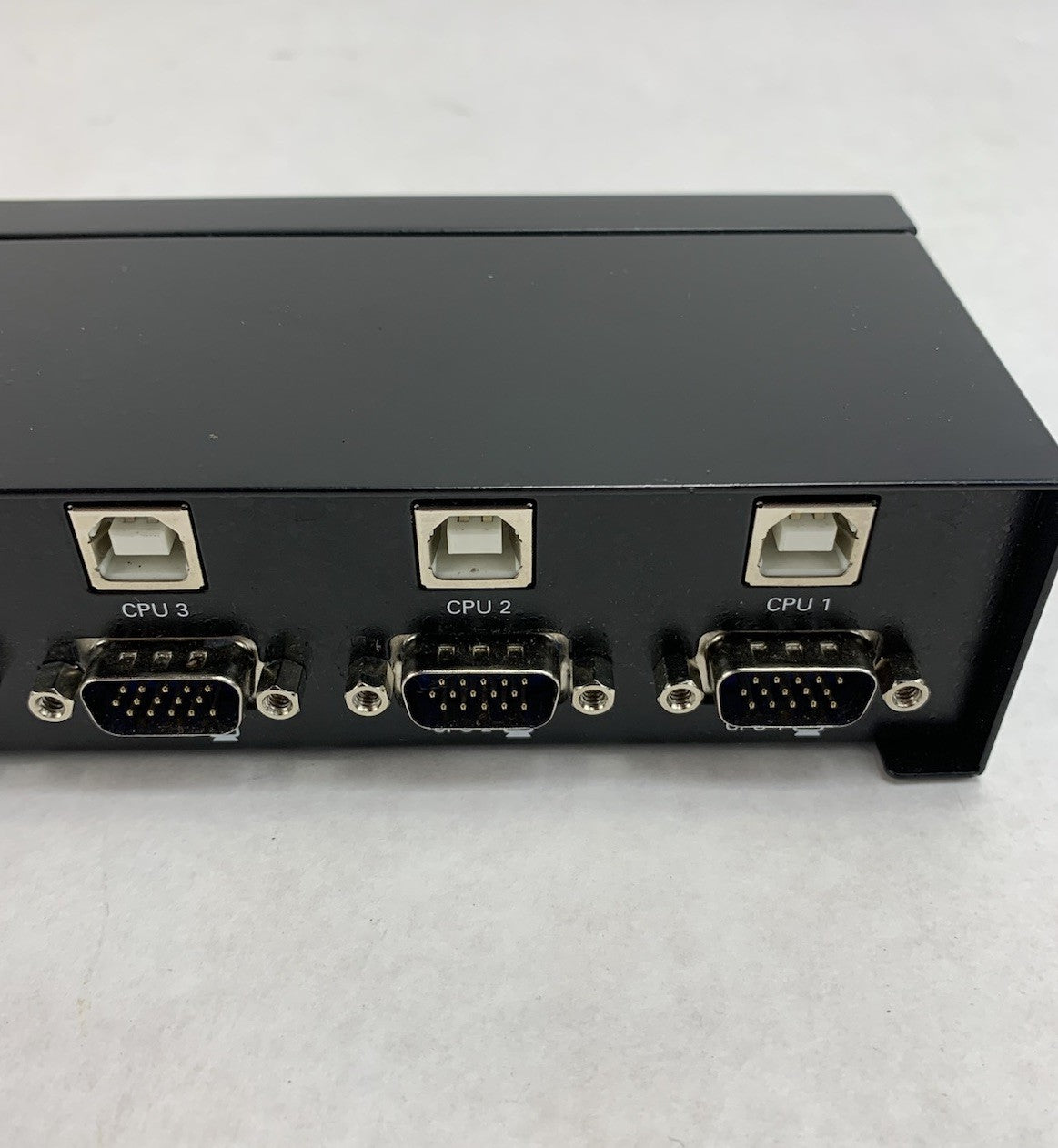 Tripp-Lite B006-VU4-R 4-Port USB KVM Switch5
