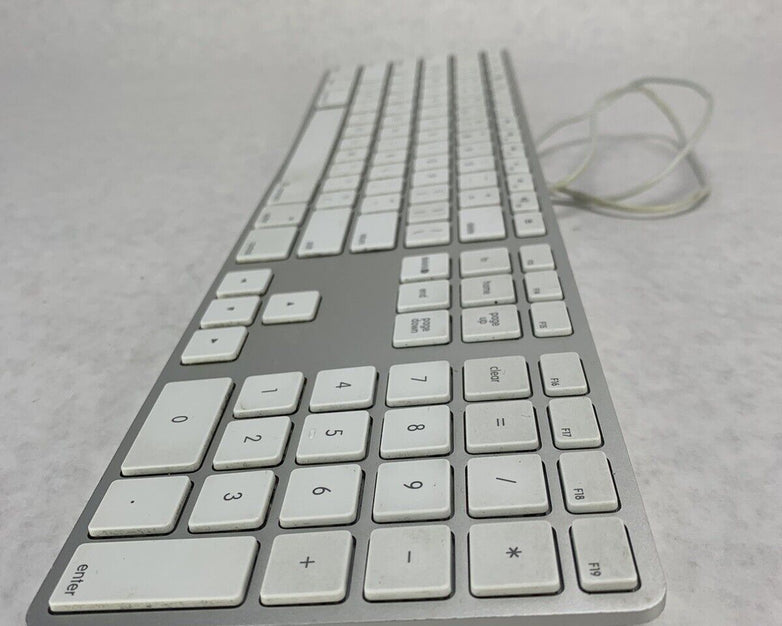 Apple Mac Keyboard Genuine A1243 USB Ultra Thin Aluminum Keypad Used