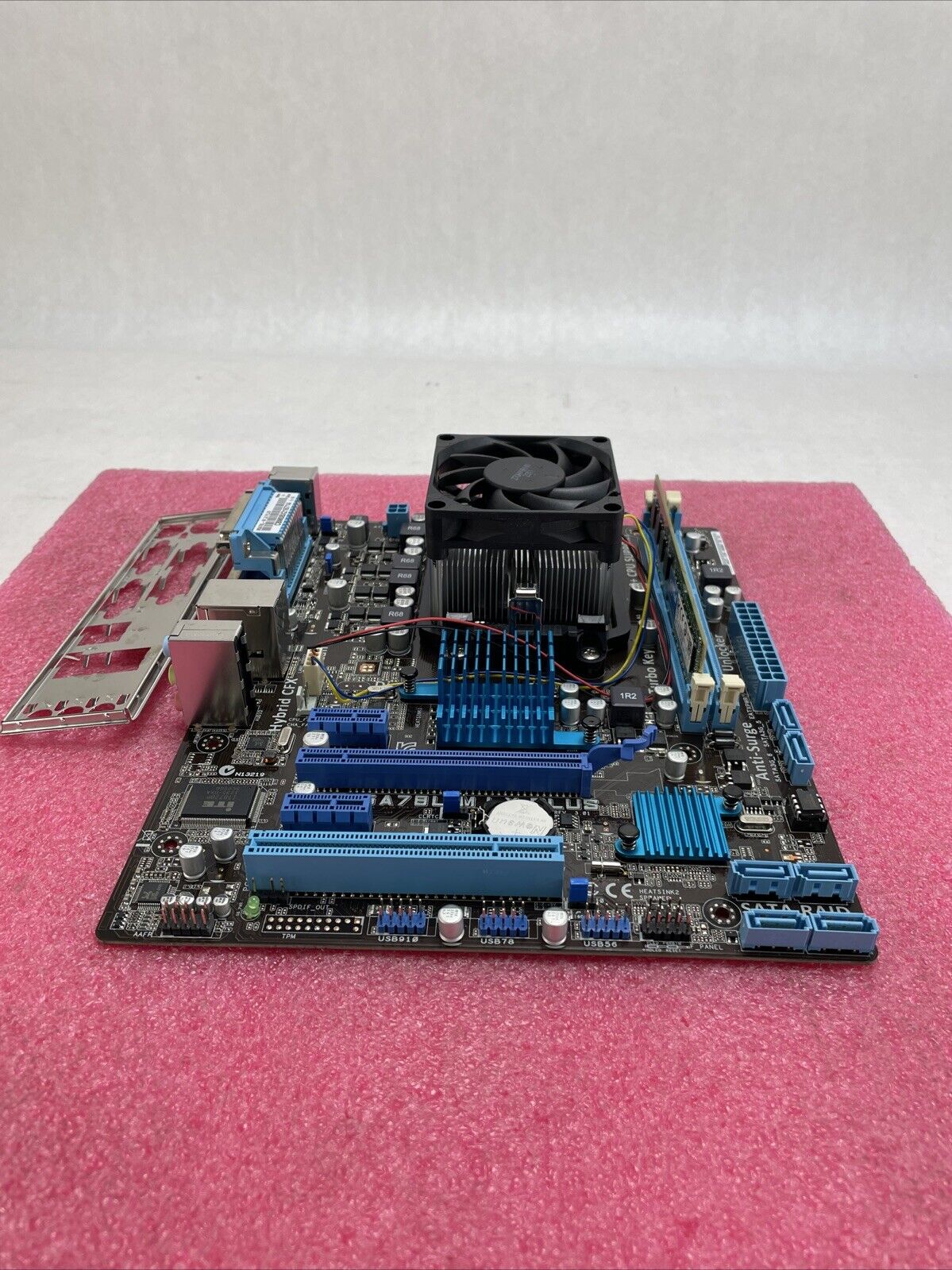 ASUS M5A7BL-MXL Plus Motherboard AMD Phenom 2 x6 1045T 2.7GHz 8GB RAM w/Shield