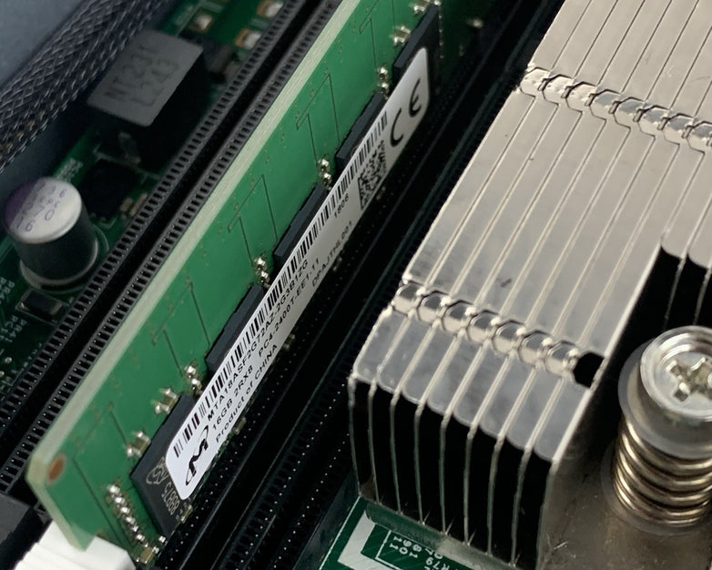 Dell PowerEdge R330 1x Xeon E3-1230v5 3.4 GHz 16 GB PERC H330 No OS No HDD