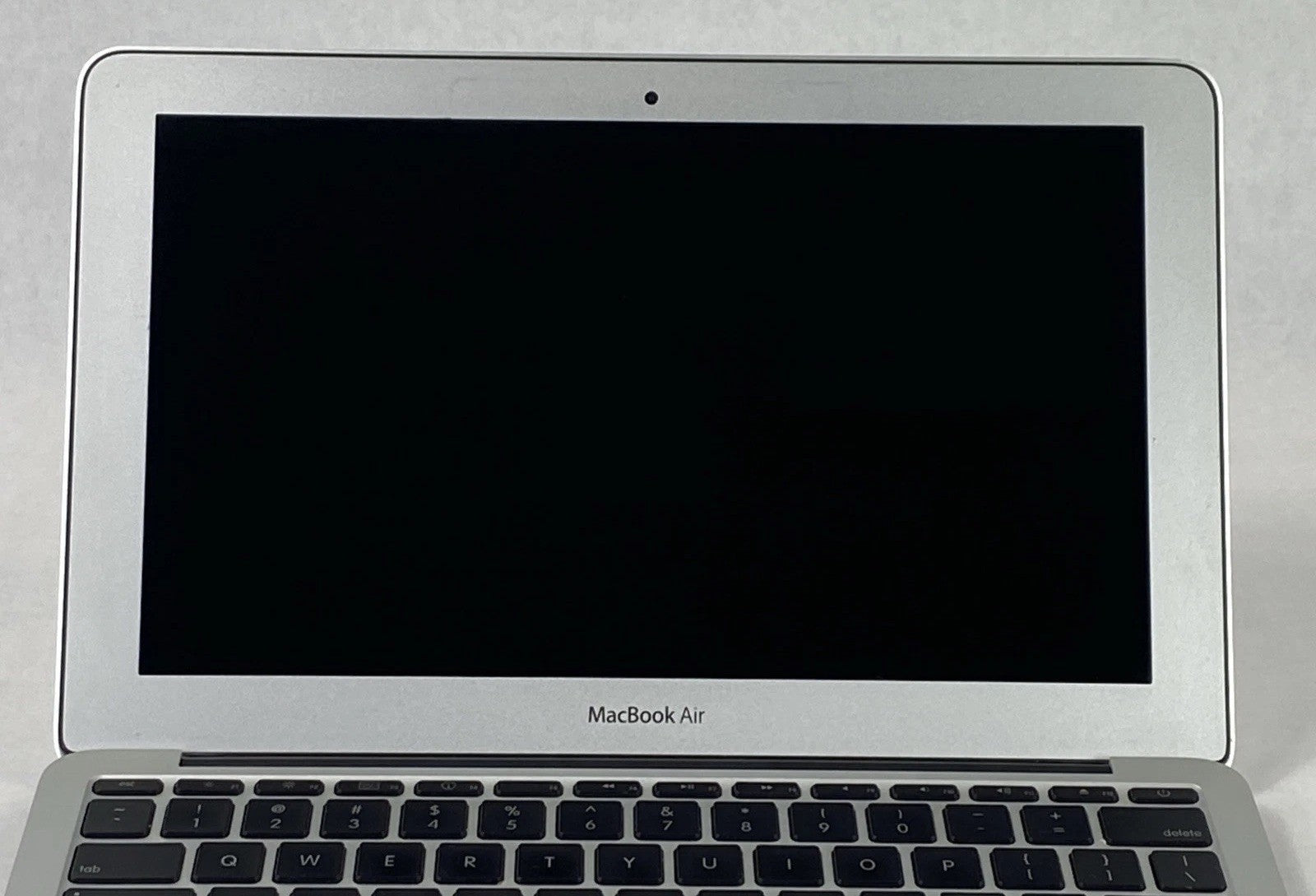 Apple MacBook Air A1370 2010 11" 1.4GHz Core 2 Duo 4GB RAM 60GB SSD os10.7.5