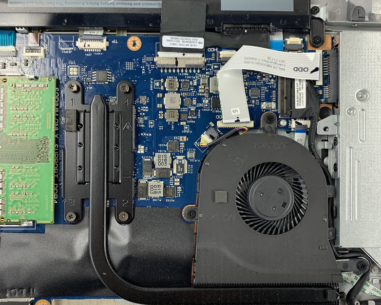 Dell Inspiron P75F Laptop 15.6" i7-8550U 1.8 GHz 12 GB Ram No OS No HDD No AC