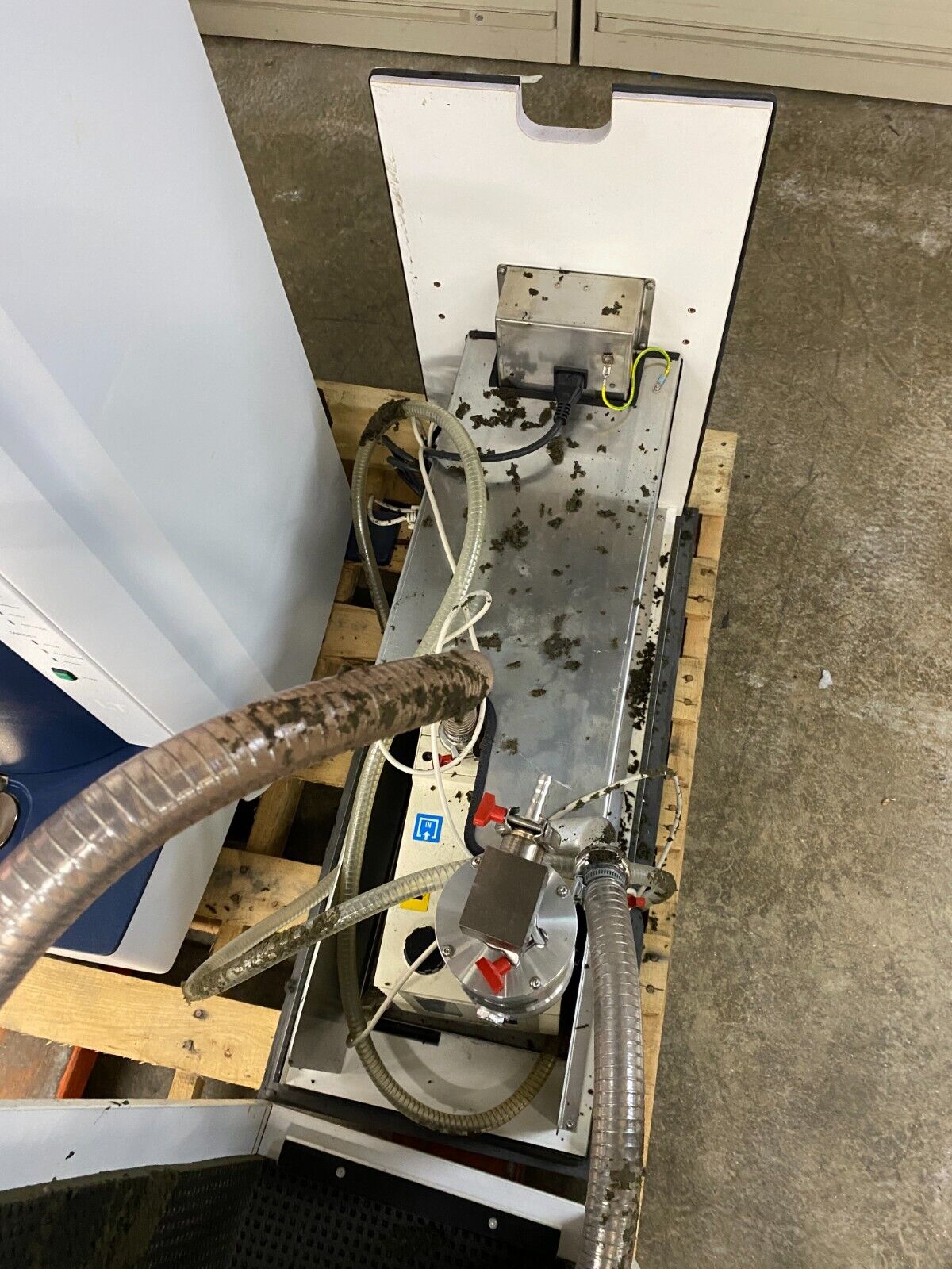 Bruker Microflex LT/SH Mass Spectrometer w/ GE 8221 Pump GE/OT