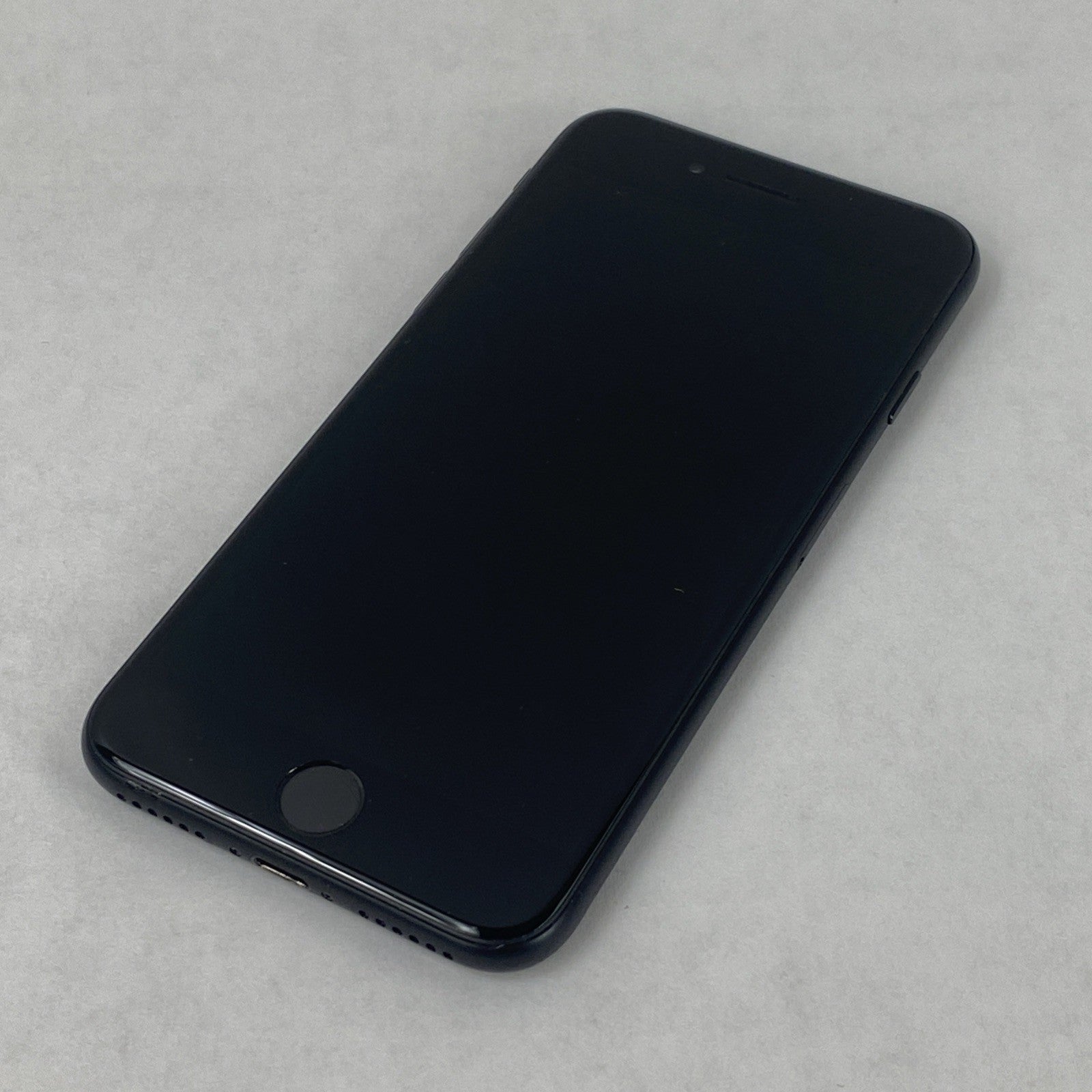 Apple iPhone SE 2nd Gen A2275 64GB Unlocked 4.7" Black IOS 26.5 -Service Battery4